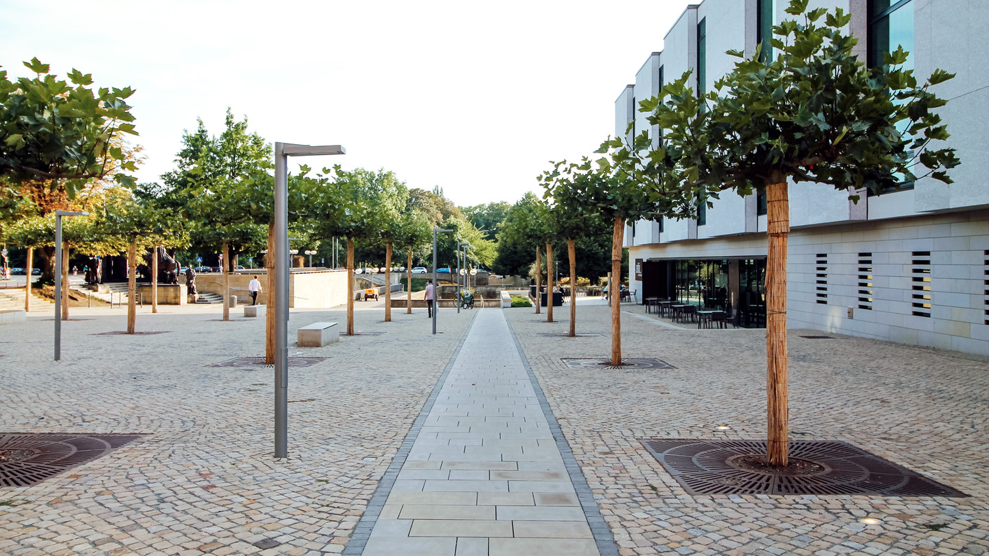 Göttingen Platz Der Göttinger Sieben www.lohauscarlkoehlmos.de